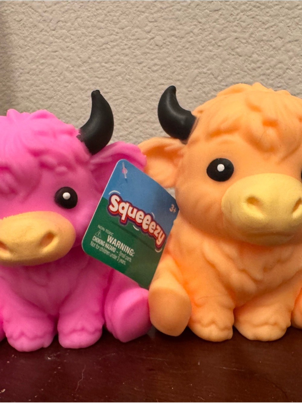Squeezy highland Cow Toy - Pink and tan